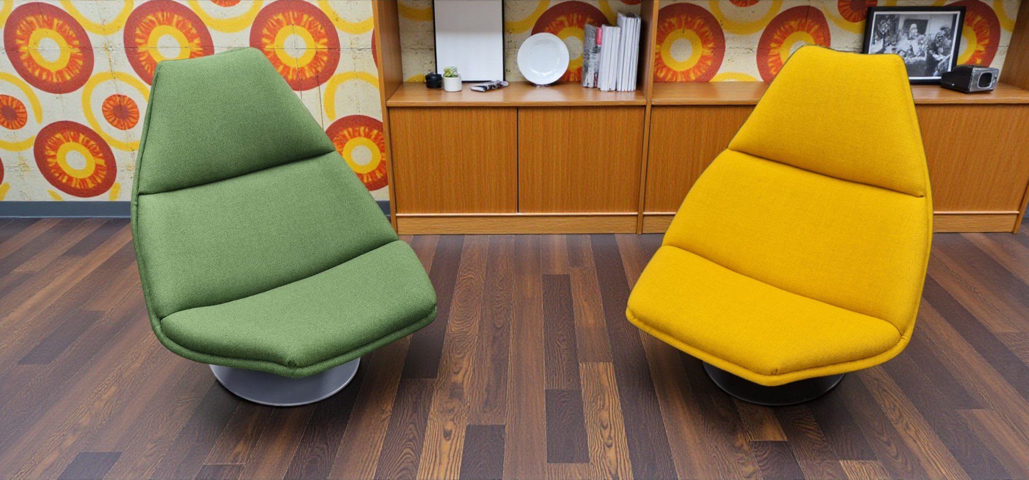 Herstofferen Artifort F 510 Lounge Chairs