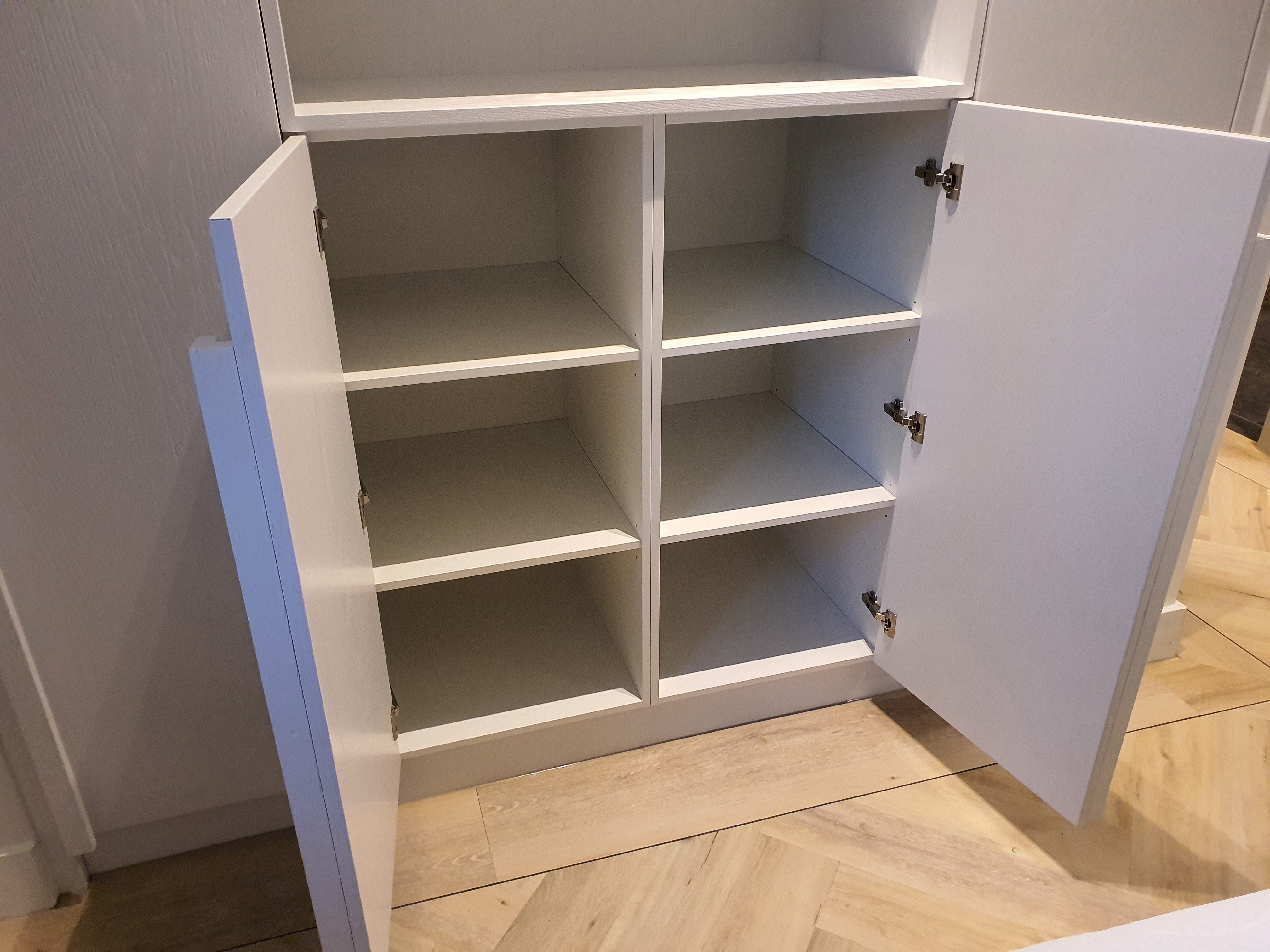 Kast op maat in geborsteld eiken