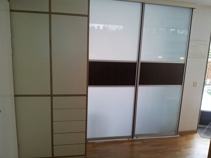 Schuifdeurwand_op_maat_thuis.jpg